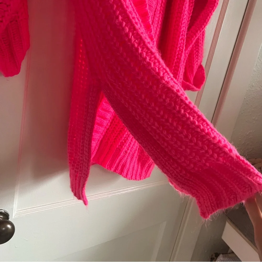 Silence + Noise Neon Pink Chunky Ally Cardigan Urban Outfitters - Picture 3 of 13